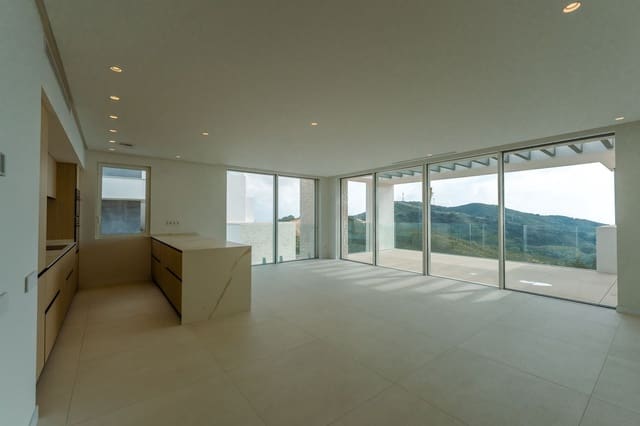 3 slaapkamer Appartement te koop in Ojen met zwembad garage - € 985.000 (Ref: 9642842)