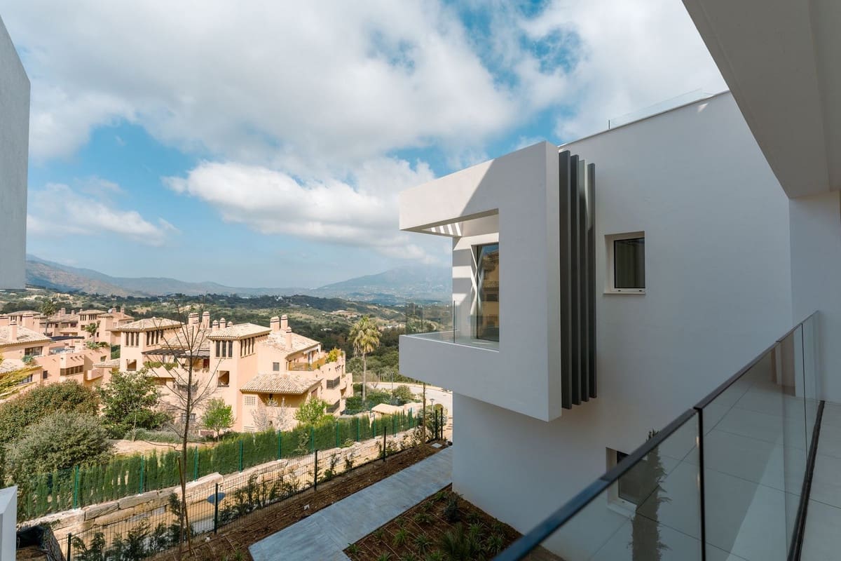 3 slaapkamer Appartement te koop in Ojen met zwembad garage - € 985.000 (Ref: 9642842)