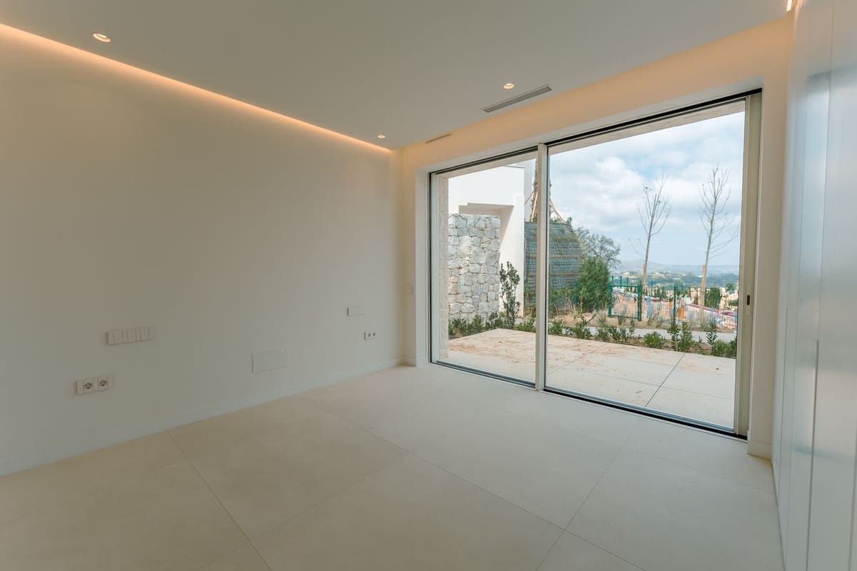 3 bedroom Apartment for sale in Ojen with pool garage - € 980,000 (Ref: 9642843)