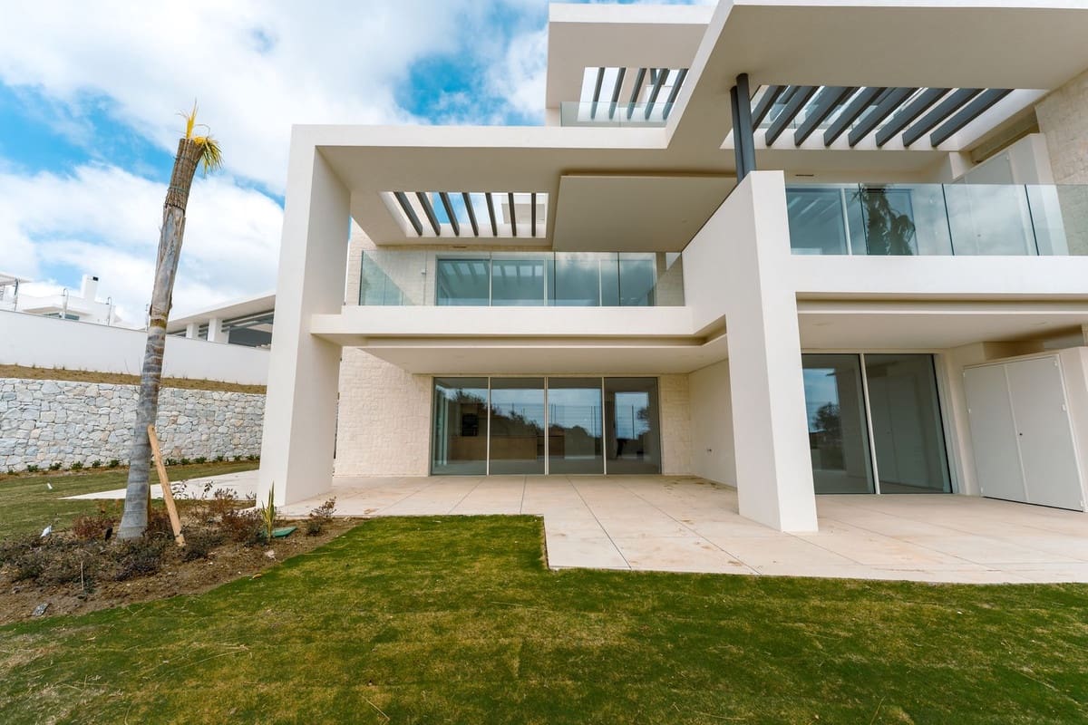 3 slaapkamer Appartement te koop in Ojen met zwembad garage - € 1.200.000 (Ref: 9642844)