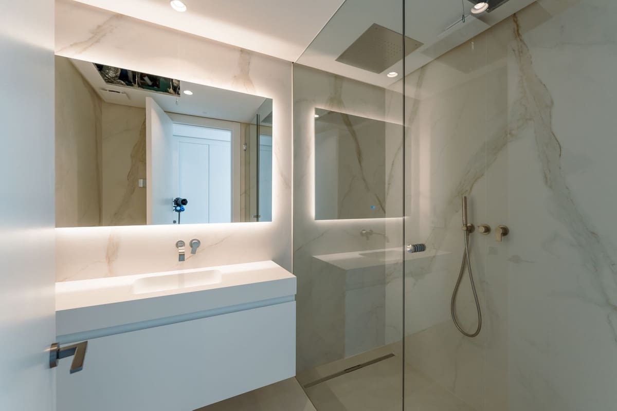 2 sypialnia Apartament na sprzedaż w Ojen z basenem garażem - 960 000 € (Ref: 9642845)