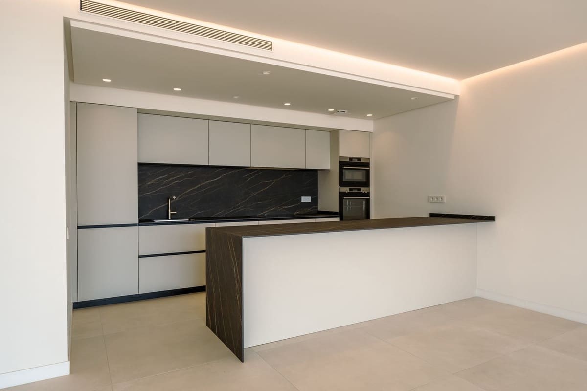 2 sypialnia Apartament na sprzedaż w Ojen z basenem garażem - 960 000 € (Ref: 9642845)
