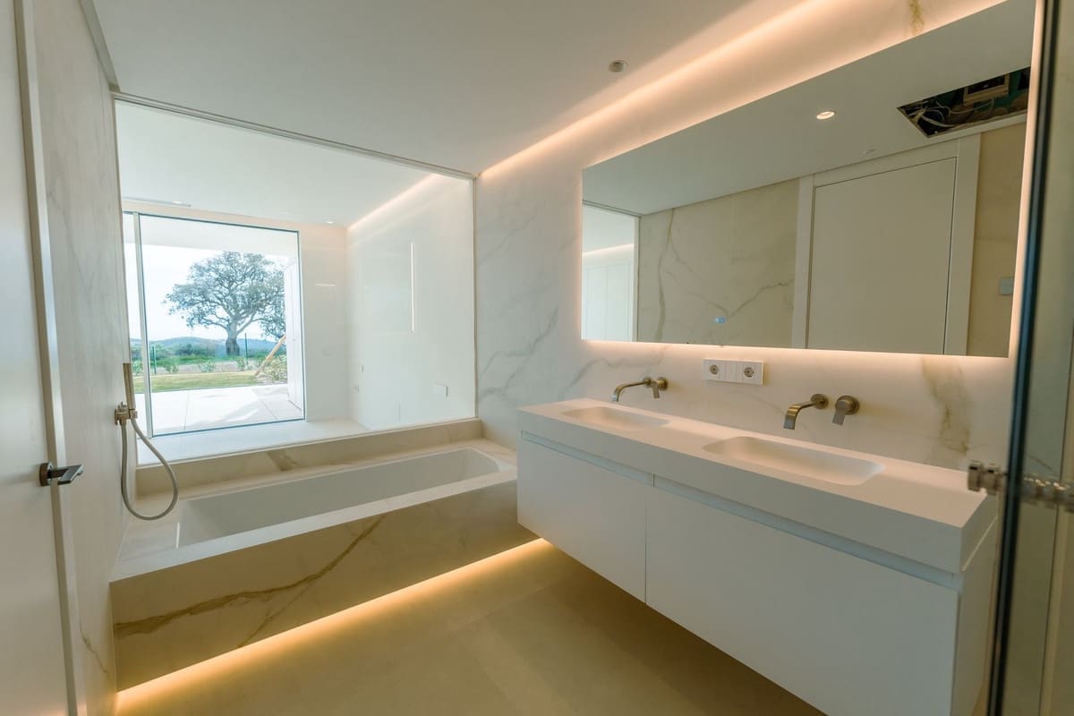 2 sypialnia Apartament na sprzedaż w Ojen z basenem garażem - 960 000 € (Ref: 9642845)