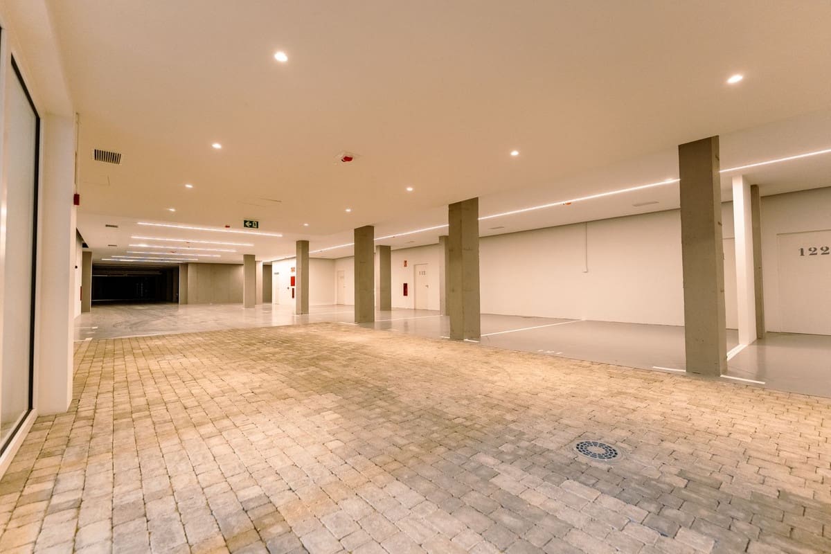 2 sypialnia Apartament na sprzedaż w Ojen z basenem garażem - 960 000 € (Ref: 9642845)