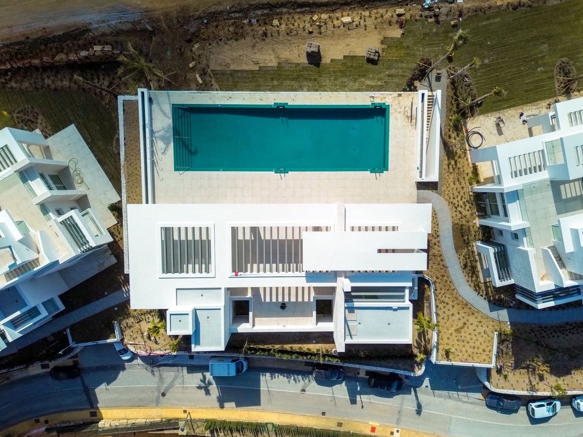 2 sypialnia Apartament na sprzedaż w Ojen z basenem garażem - 960 000 € (Ref: 9642845)