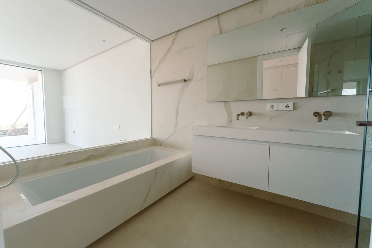 3 Zimmer Apartment zu verkaufen in Ojen mit Pool Garage - 1.250.000 € (Ref: 9642847)