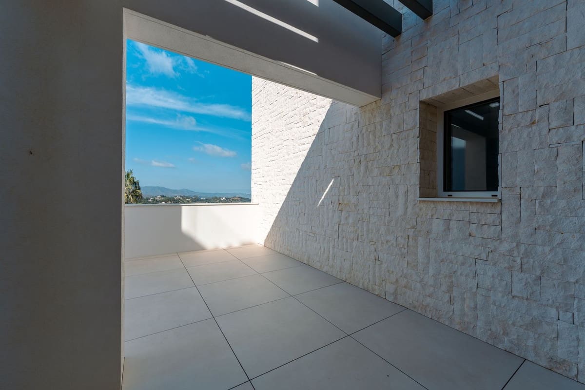 3 Zimmer Apartment zu verkaufen in Ojen mit Pool Garage - 1.250.000 € (Ref: 9642847)