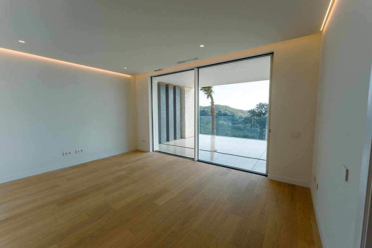 4 makuuhuone Huoneisto myytävänä paikassa Ojen mukana uima-altaan 
autotalli - 2 950 000 € (Ref: 9642848)