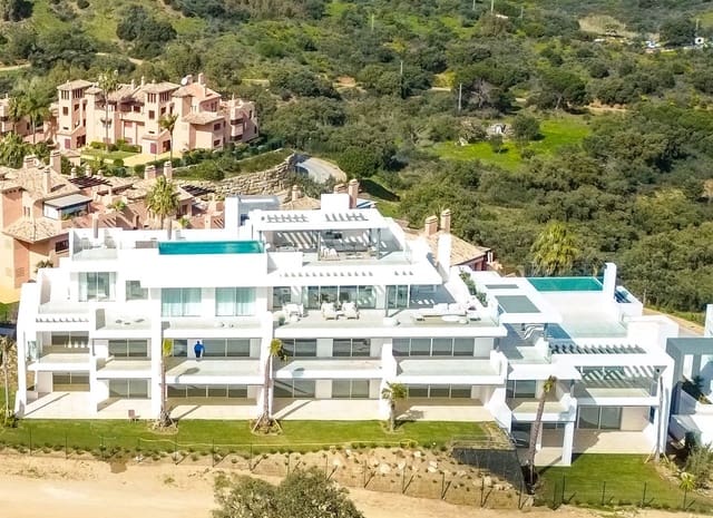 4 makuuhuone Huoneisto myytävänä paikassa Ojen mukana uima-altaan 
autotalli - 2 950 000 € (Ref: 9642848)