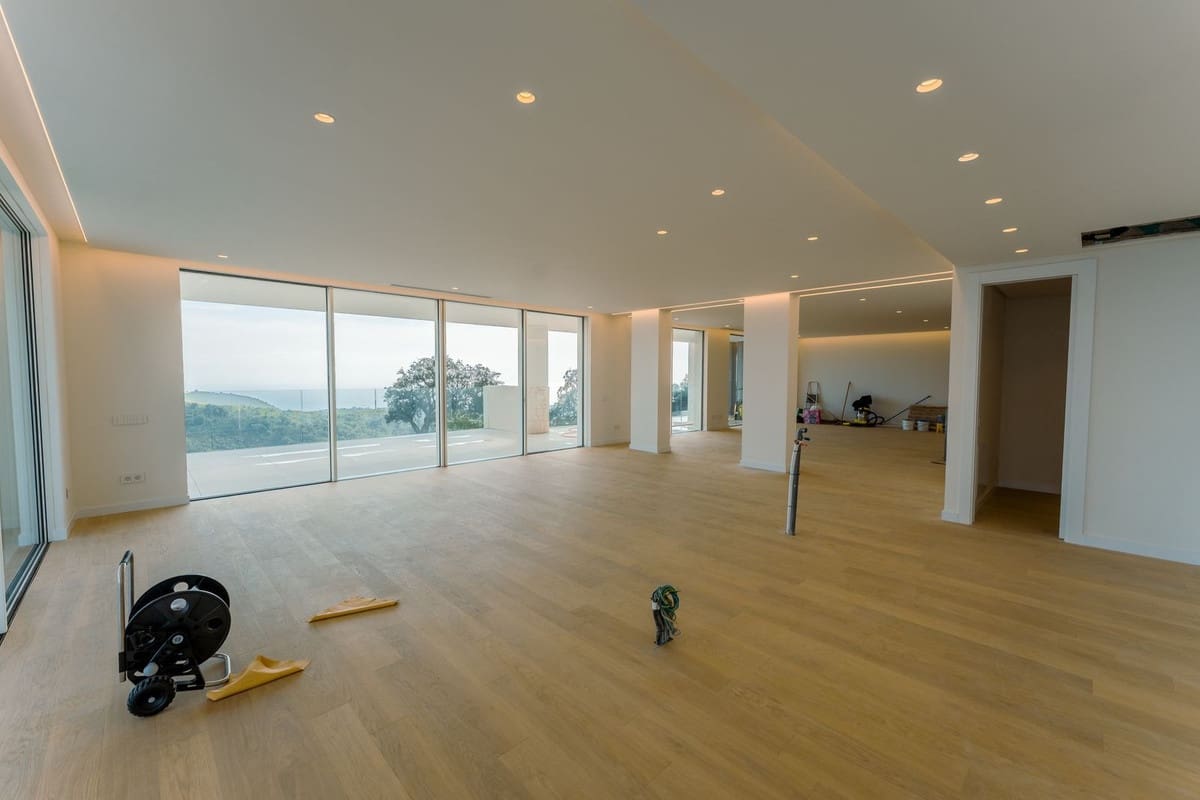 4 bedroom Apartment for sale in Ojen with pool garage - € 2,950,000 (Ref: 9642848)