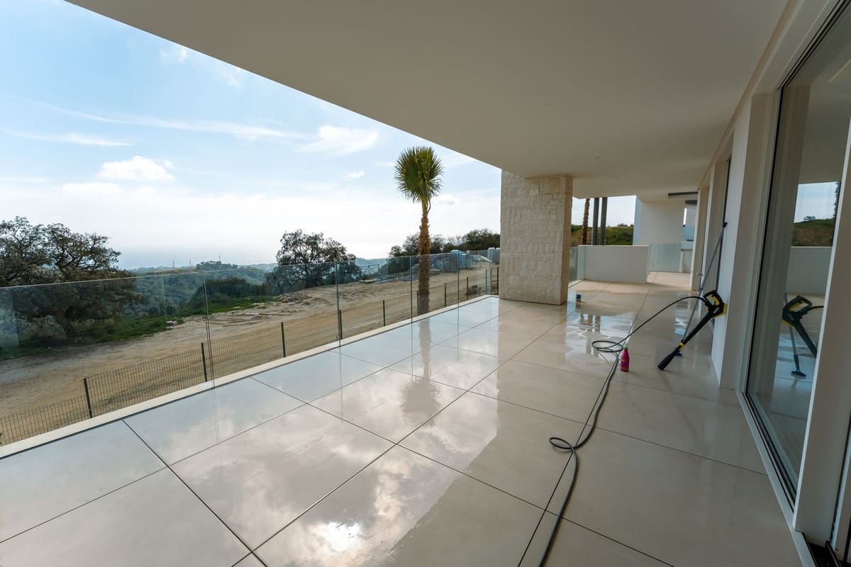 4 bedroom Apartment for sale in Ojen with pool garage - € 2,950,000 (Ref: 9642848)