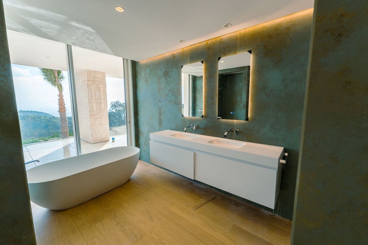 4 bedroom Apartment for sale in Ojen with pool garage - € 2,950,000 (Ref: 9642848)