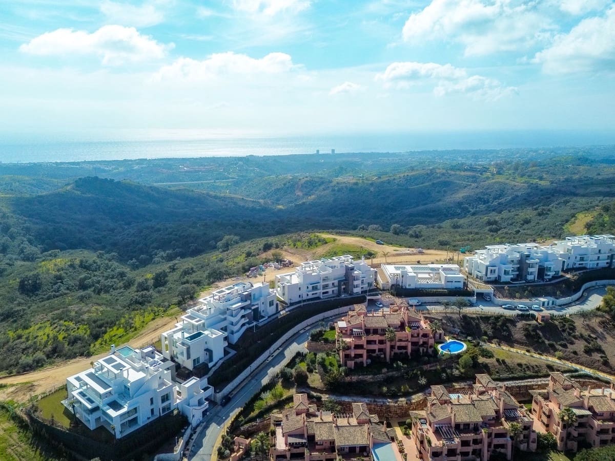 2 slaapkamer Appartement te koop in Ojen met zwembad garage - € 960.000 (Ref: 9642849)