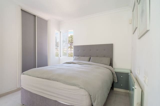 2 slaapkamer Appartement voor vakantieverhuur in Mijas met zwembad garage - € 1.200 (Ref: 9643563)