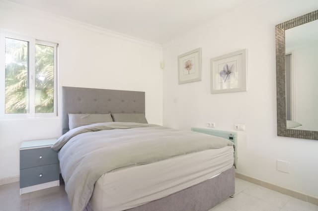 2 slaapkamer Appartement voor vakantieverhuur in Mijas met zwembad garage - € 1.200 (Ref: 9643563)