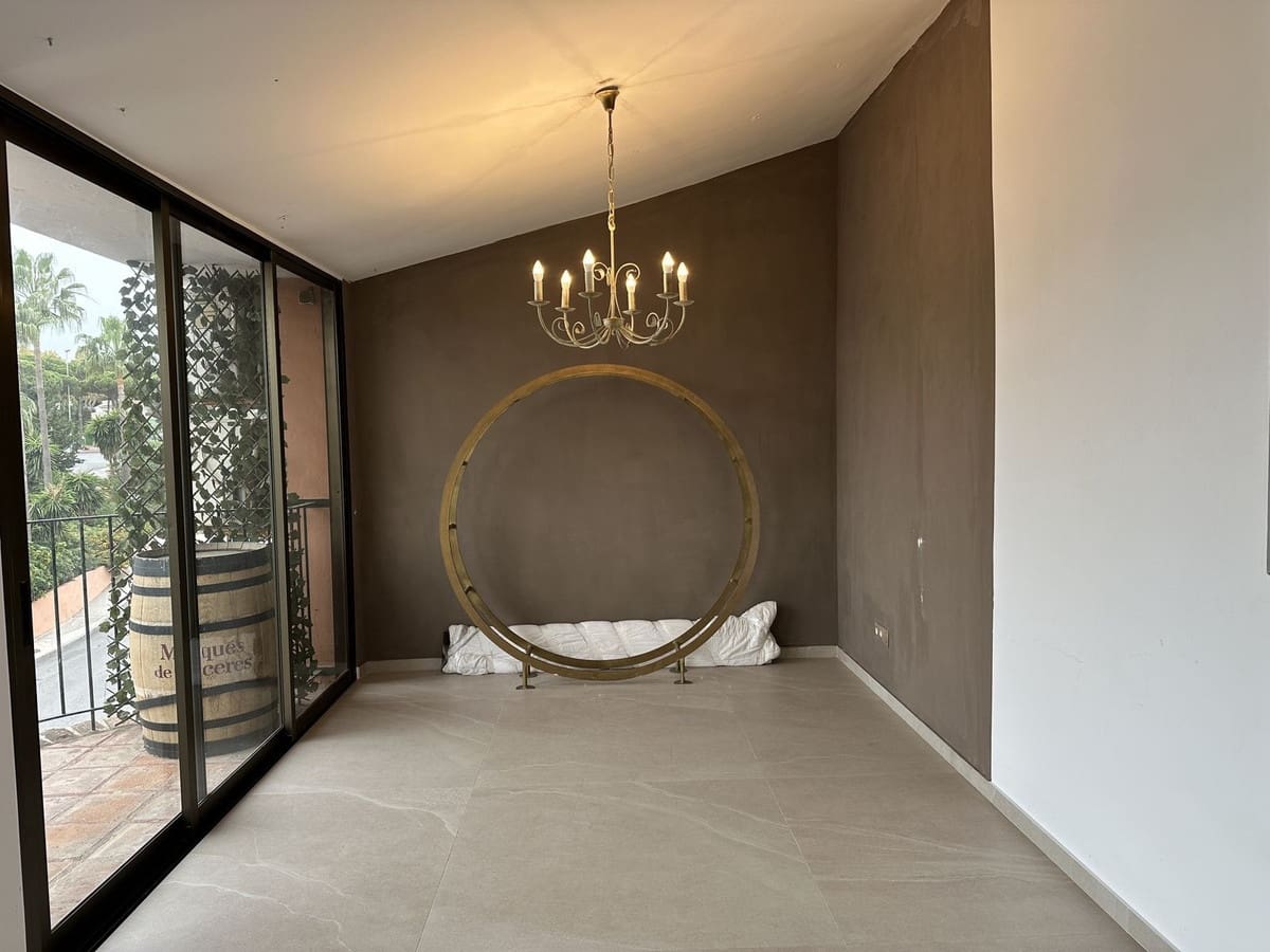 Kommersiell till salu i Calahonda - 199 000 € (Ref: 9659806)