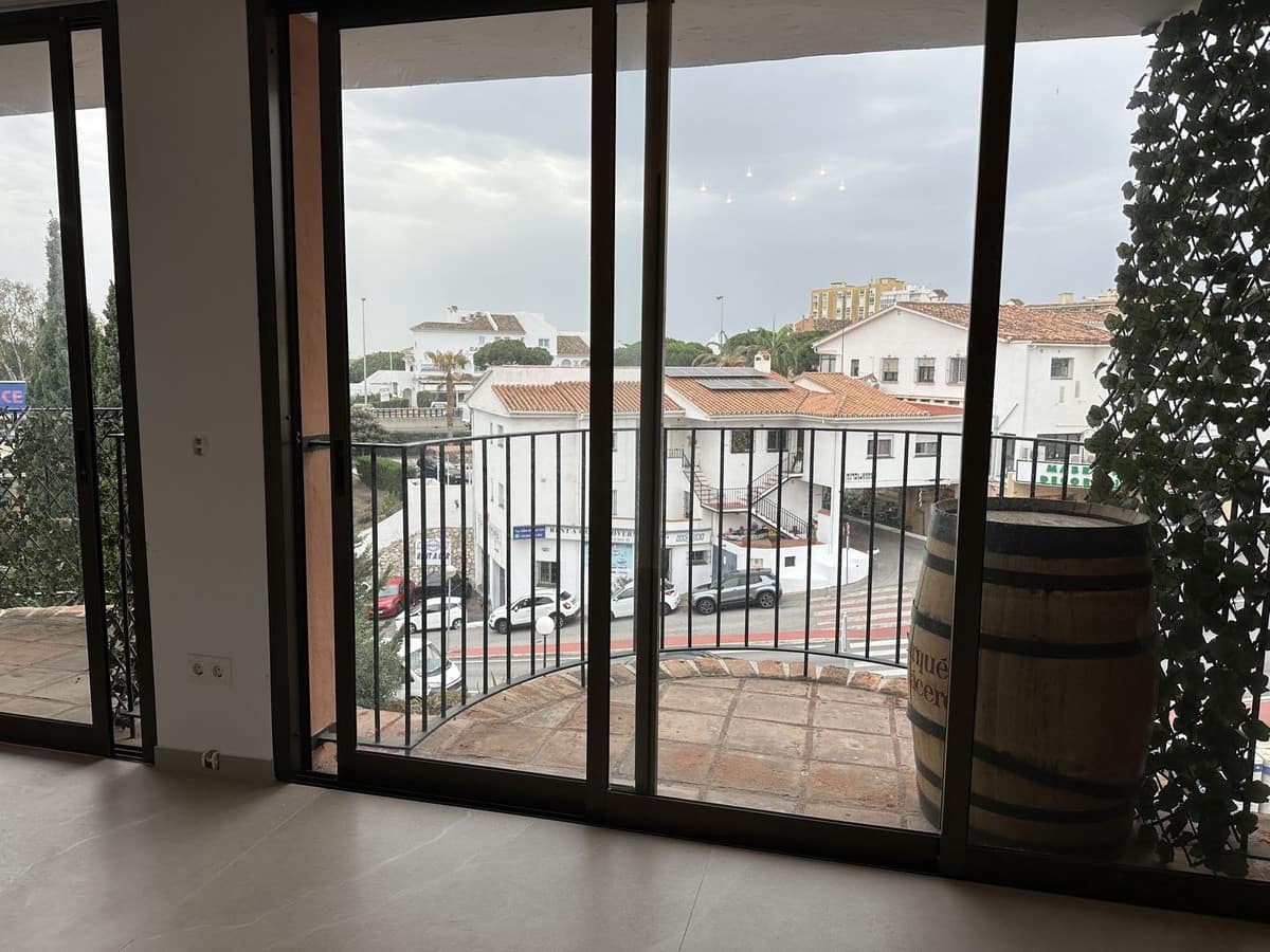 Kommersiell till salu i Calahonda - 199 000 € (Ref: 9659806)