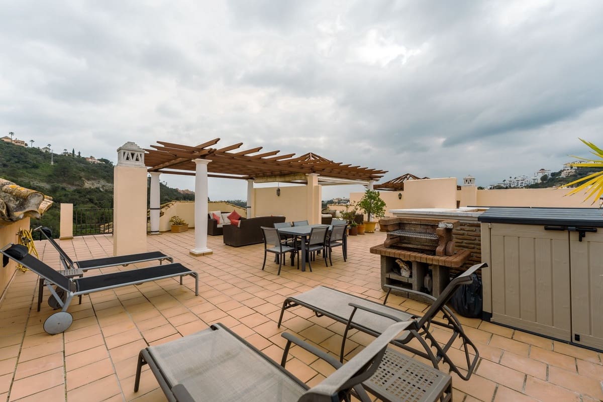 2 soveværelse Lejlighed til salg i Los Arqueros med swimmingpool garage - € 449.000 (Ref: 9671170)