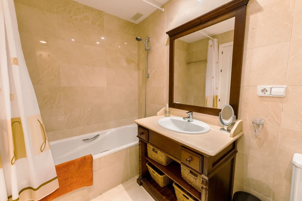 2 soveværelse Lejlighed til salg i Los Arqueros med swimmingpool garage - € 449.000 (Ref: 9671170)