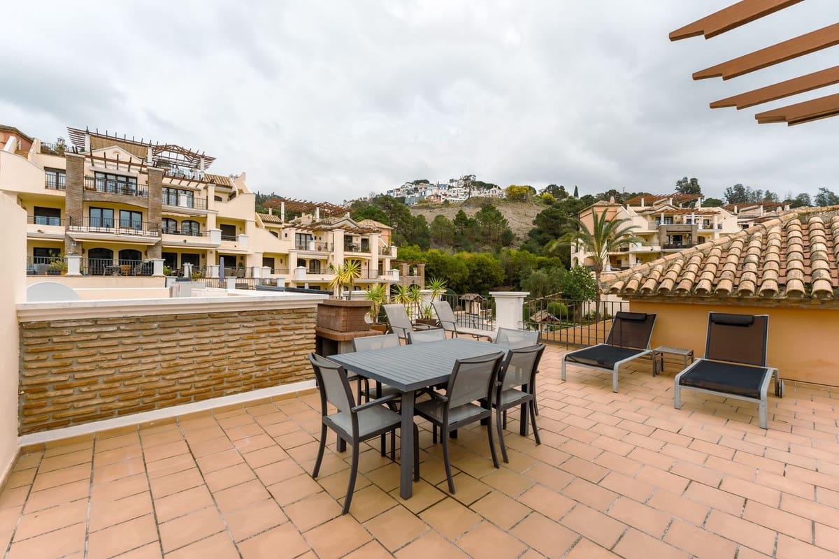 2 soveværelse Lejlighed til salg i Los Arqueros med swimmingpool garage - € 449.000 (Ref: 9671170)