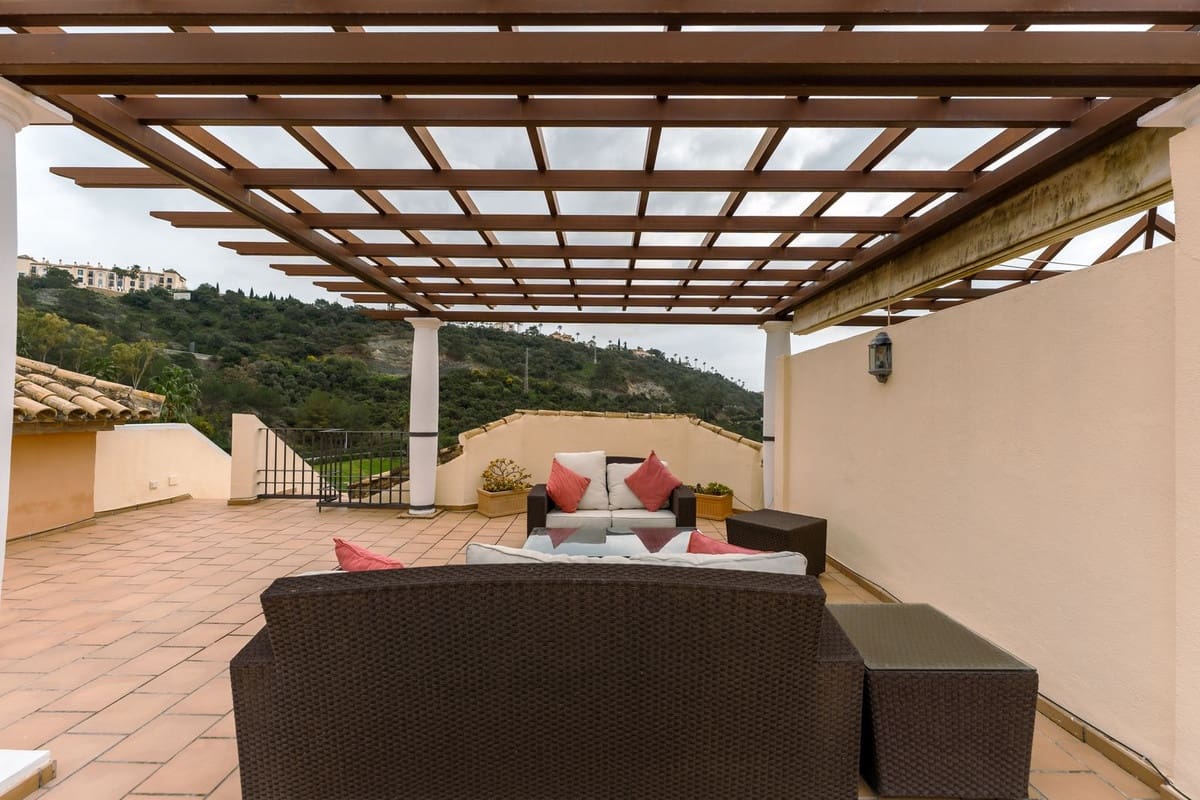 2 soveværelse Lejlighed til salg i Los Arqueros med swimmingpool garage - € 449.000 (Ref: 9671170)