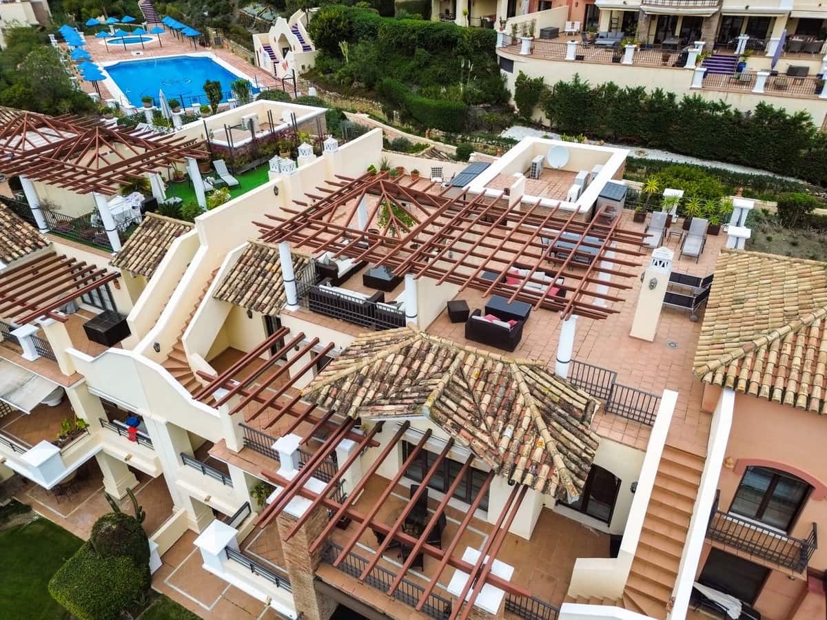 2 soveværelse Lejlighed til salg i Los Arqueros med swimmingpool garage - € 449.000 (Ref: 9671170)