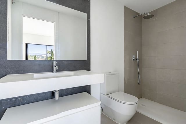 3 bedroom Semi-detached Villa for sale in Atalaya-Isdabe, Estepona with pool garage - € 745,000 (Ref: 9673579)