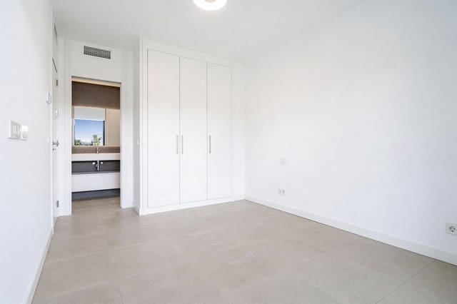 3 slaapkamer Halfvrijstaande villa te koop in Atalaya-Isdabe, Estepona met zwembad garage - € 745.000 (Ref: 9673579)