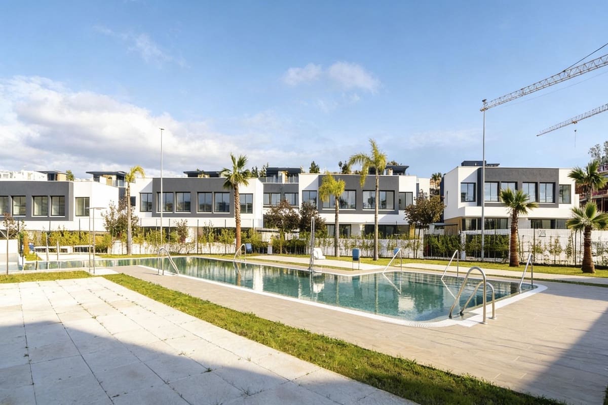 Pareado de 3 habitaciones en Atalaya-Isdabe en alquiler con piscina garaje - 4.500 € (Ref: 9673580)