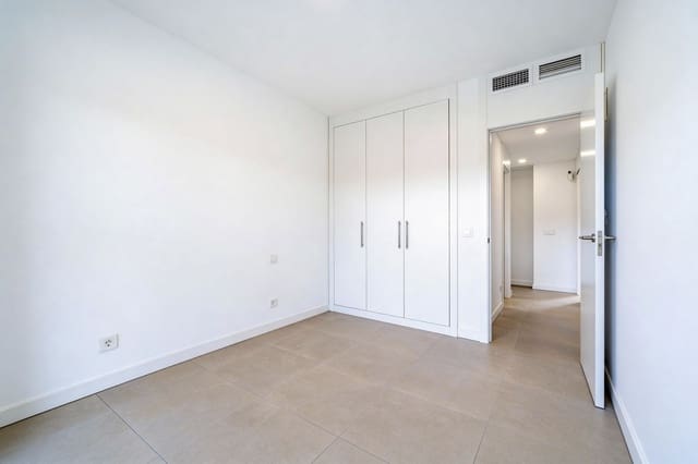 3 soverom Kjedet enebolig til salgs i Atalaya-Isdabe, Estepona med svømmebasseng garasje - € 795 000 (Ref: 9673581)