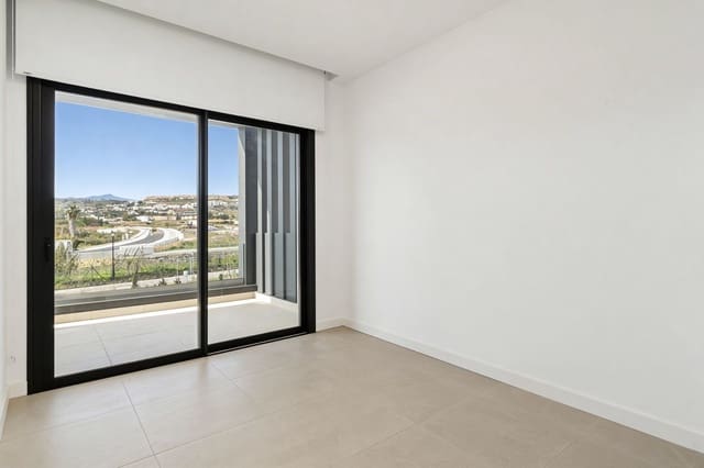 3 soveværelse Semi-Rækkehus til leje i Atalaya-Isdabe, Estepona med swimmingpool garage - € 5.000 (Ref: 9673582)