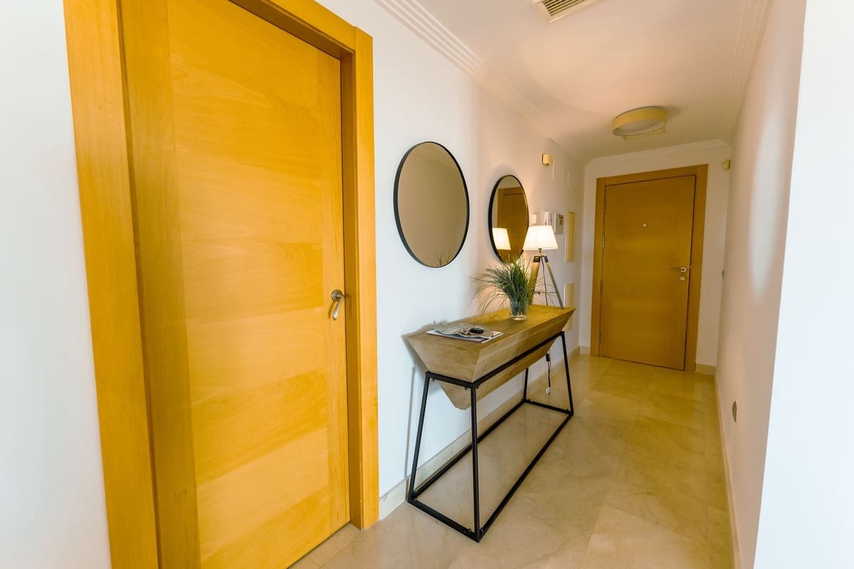 2 Zimmer Apartment zu verkaufen in Benahavis mit Pool Garage - 585.000 € (Ref: 9681436)