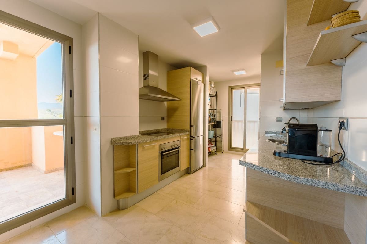 2 Zimmer Apartment zu verkaufen in Benahavis mit Pool Garage - 585.000 € (Ref: 9681436)