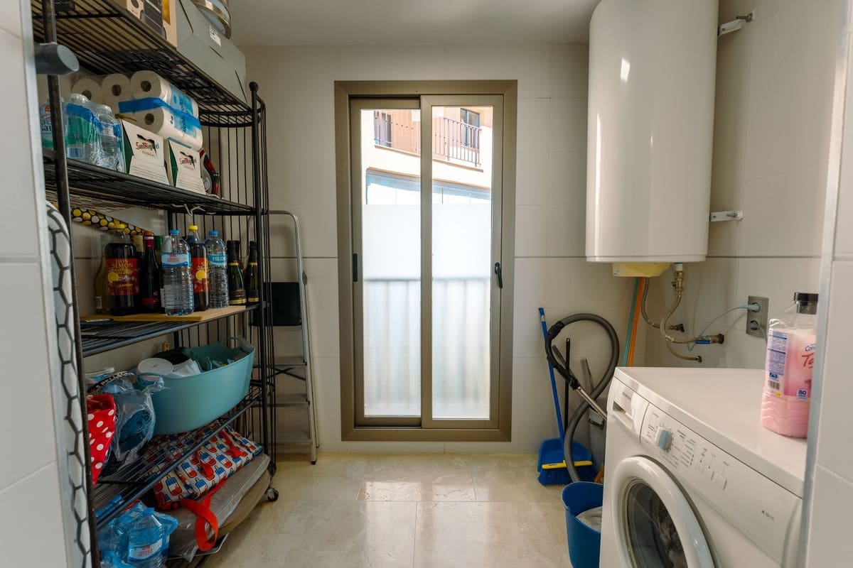 2 Zimmer Apartment zu verkaufen in Benahavis mit Pool Garage - 585.000 € (Ref: 9681436)