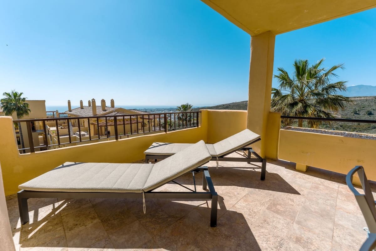 2 Zimmer Apartment zu verkaufen in Benahavis mit Pool Garage - 585.000 € (Ref: 9681436)