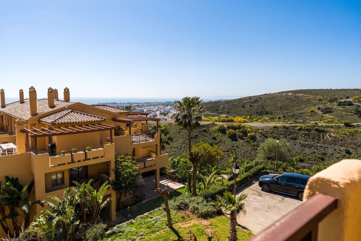 2 Zimmer Apartment zu verkaufen in Benahavis mit Pool Garage - 585.000 € (Ref: 9681436)
