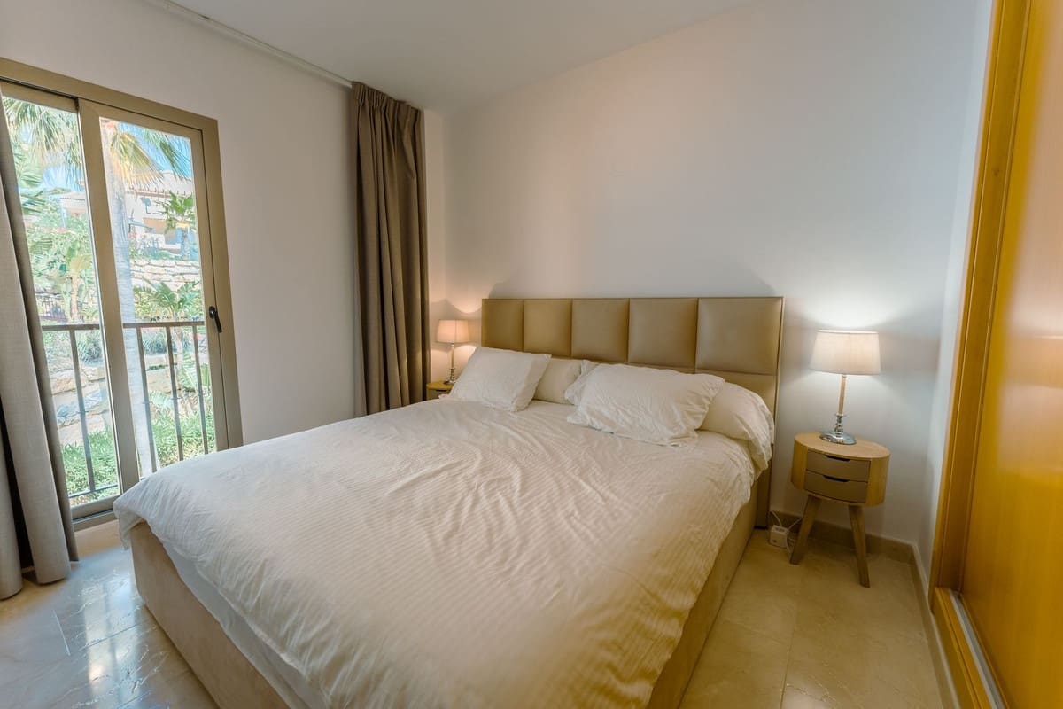 2 Zimmer Apartment zu verkaufen in Benahavis mit Pool Garage - 585.000 € (Ref: 9681436)