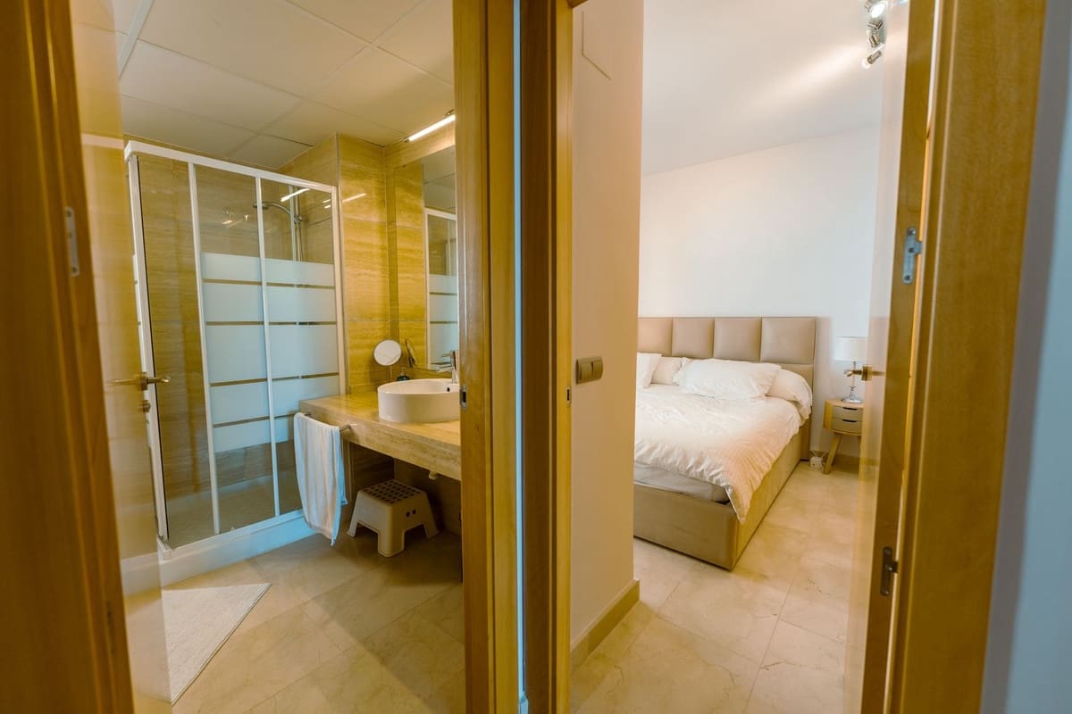 2 Zimmer Apartment zu verkaufen in Benahavis mit Pool Garage - 585.000 € (Ref: 9681436)
