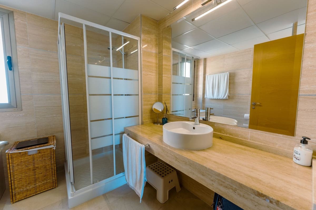 2 Zimmer Apartment zu verkaufen in Benahavis mit Pool Garage - 585.000 € (Ref: 9681436)