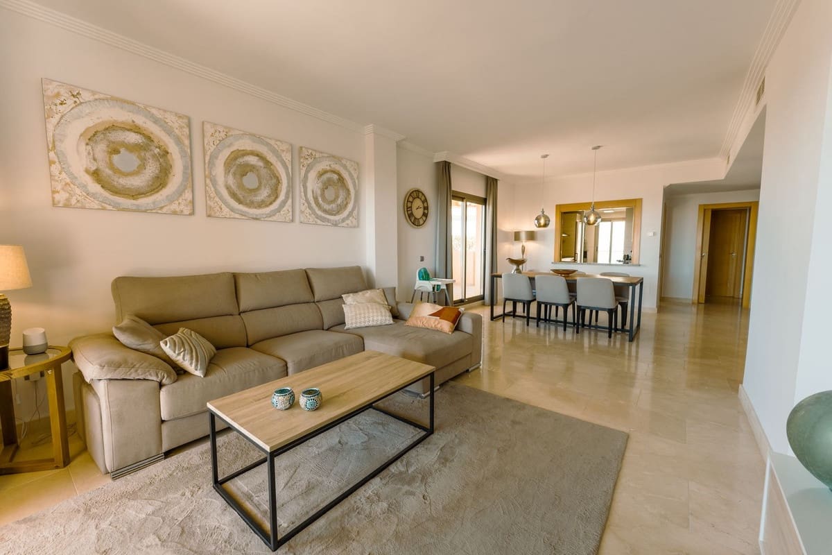 2 Zimmer Apartment zu verkaufen in Benahavis mit Pool Garage - 585.000 € (Ref: 9681436)