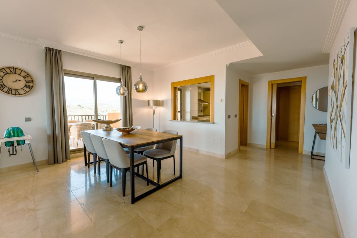2 Zimmer Apartment zu verkaufen in Benahavis mit Pool Garage - 585.000 € (Ref: 9681436)