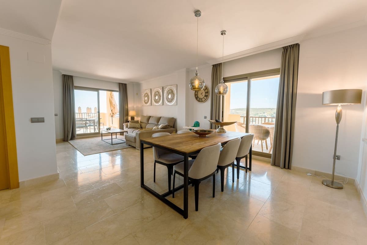 2 Zimmer Apartment zu verkaufen in Benahavis mit Pool Garage - 585.000 € (Ref: 9681436)