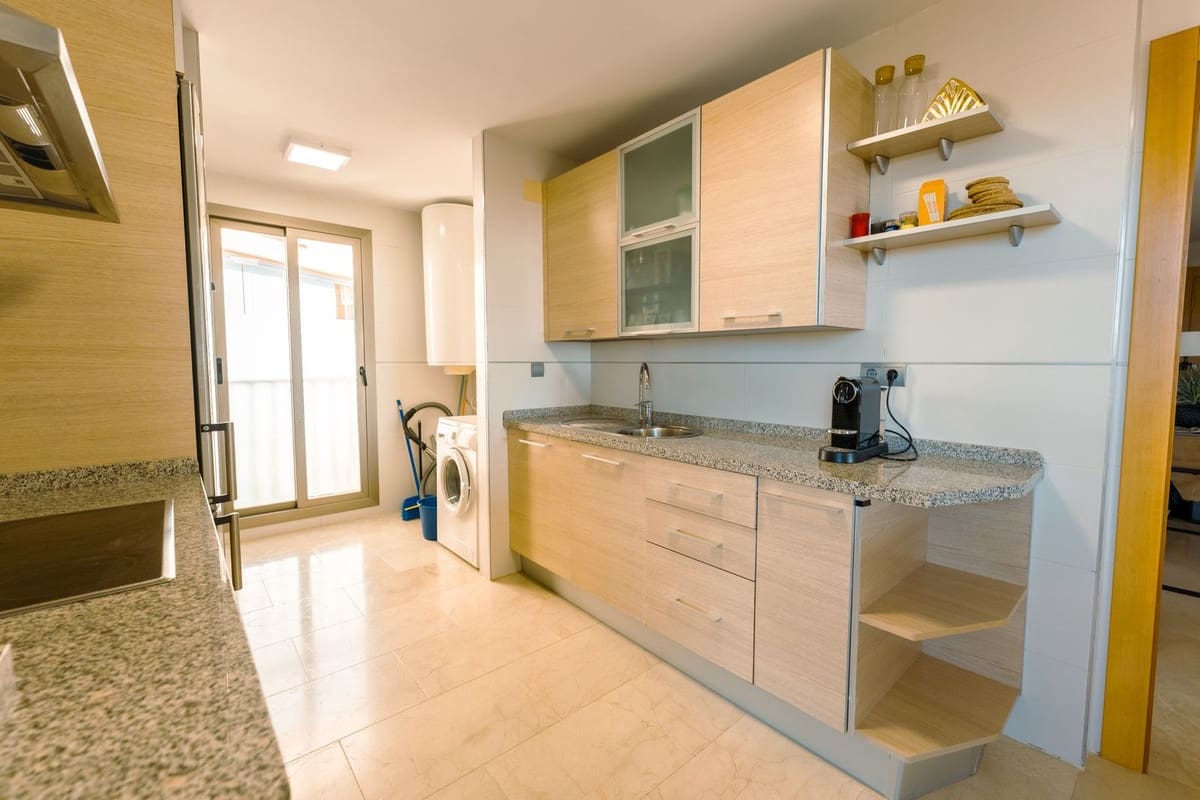 2 Zimmer Apartment zu verkaufen in Benahavis mit Pool Garage - 585.000 € (Ref: 9681436)