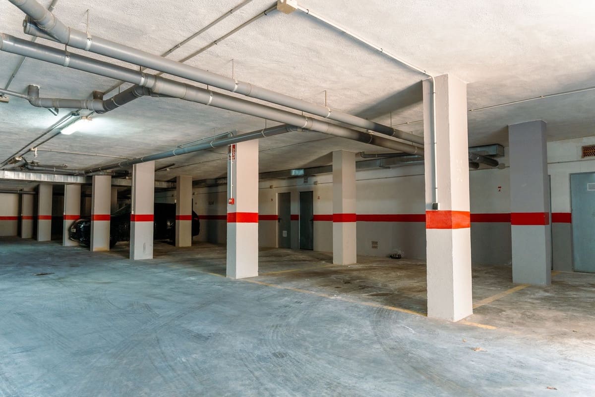 2 Zimmer Apartment zu verkaufen in Benahavis mit Pool Garage - 585.000 € (Ref: 9681436)