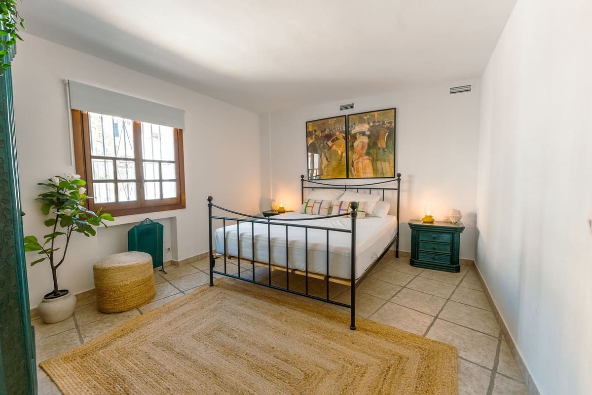 4 quarto Casa em Banda para arrendamento para férias em Cabopino com piscina Garagem - 1 950 € (Ref: 9696783)