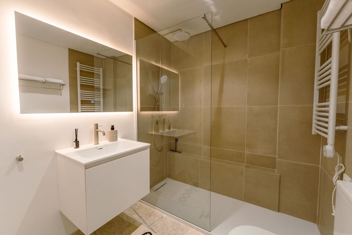 4 quarto Casa em Banda para arrendamento para férias em Cabopino com piscina Garagem - 1 950 € (Ref: 9696783)