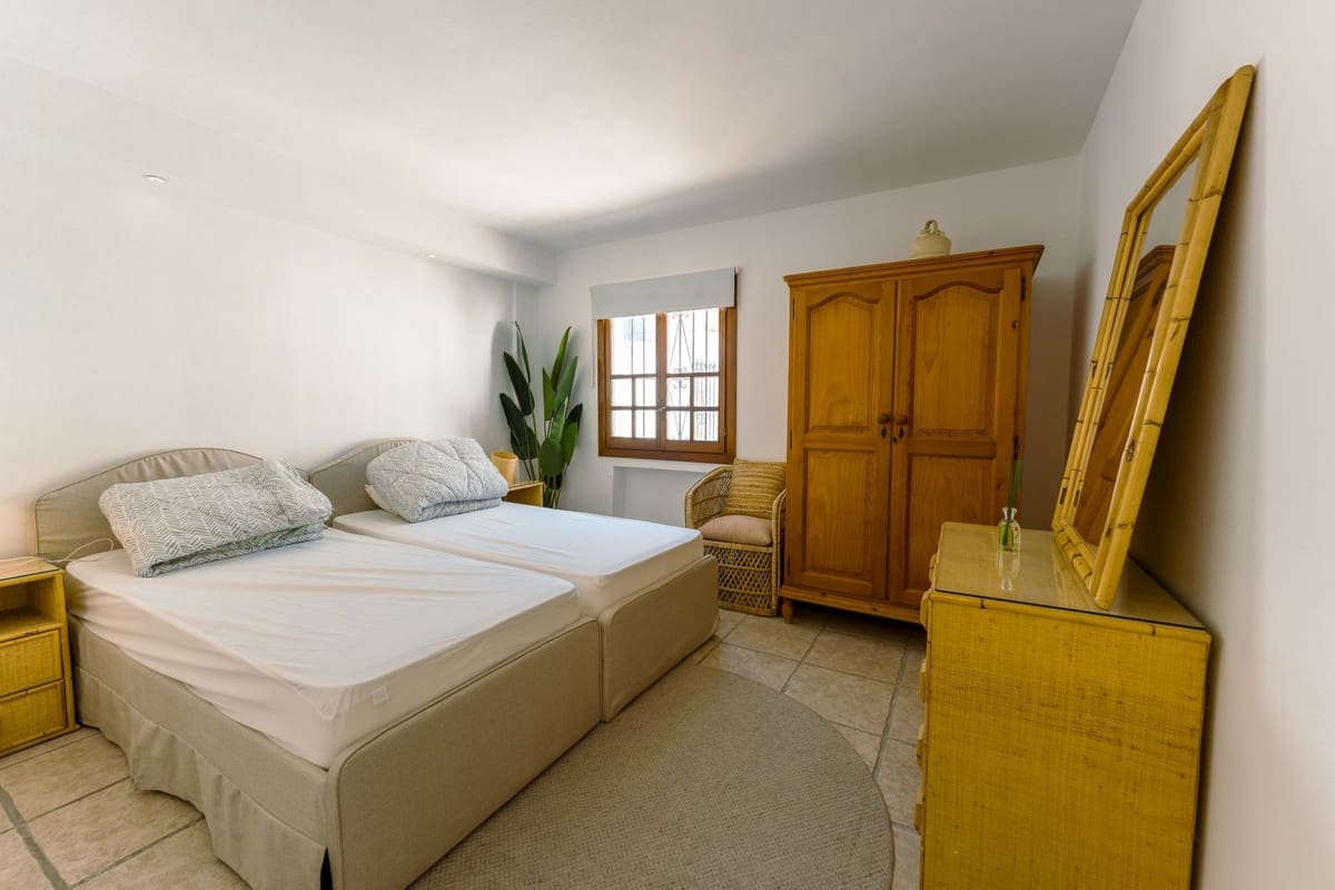 4 quarto Casa em Banda para arrendamento para férias em Cabopino com piscina Garagem - 1 950 € (Ref: 9696783)