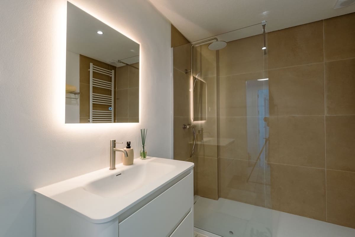 4 quarto Casa em Banda para arrendamento para férias em Cabopino com piscina Garagem - 1 950 € (Ref: 9696783)