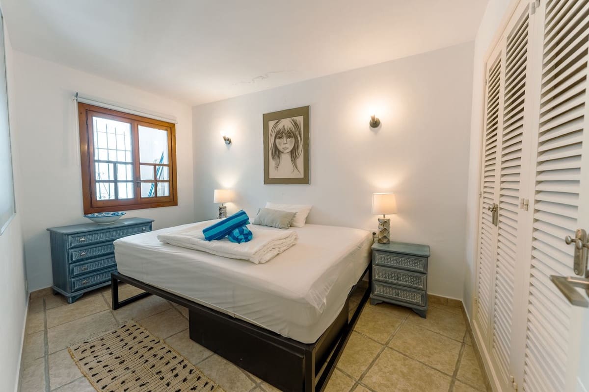 4 quarto Casa em Banda para arrendamento para férias em Cabopino com piscina Garagem - 1 950 € (Ref: 9696783)