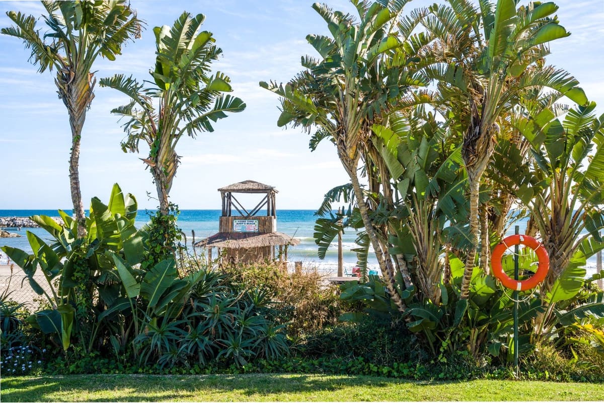 4 quarto Casa em Banda para arrendamento para férias em Cabopino com piscina Garagem - 1 950 € (Ref: 9696783)